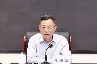 不满判罚！？克洛普赛后与裁判组握手时略过了主裁